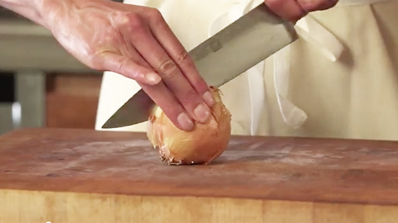How to chop an Onion
